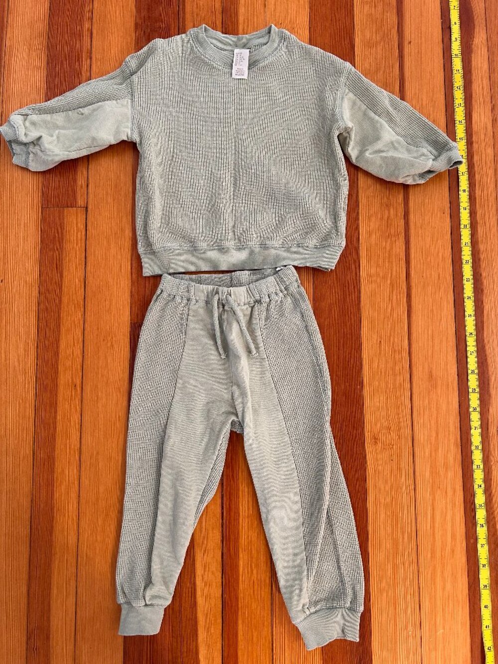 H&M Toddler boy/Girl Matching Set Sweatsuit Sage Green 3T
